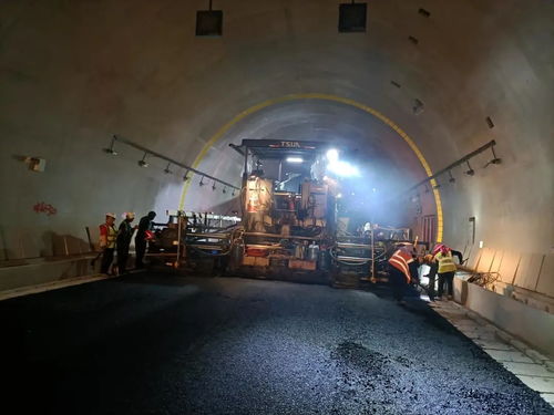 興義環(huán)城高速公路路面施工進(jìn)度達(dá)90