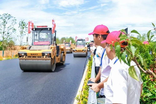 這條高速公路上,只有三一路機(jī)